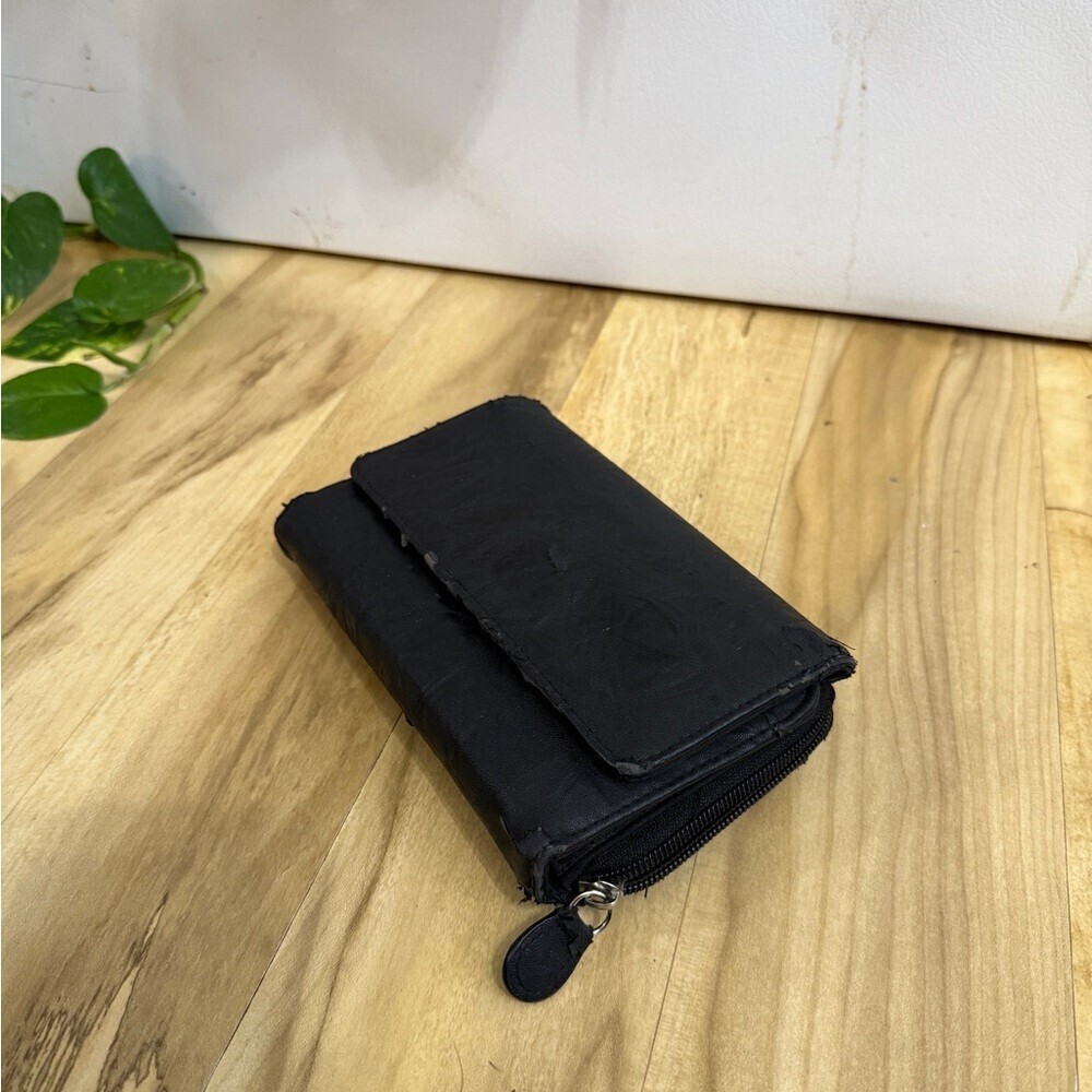 Black Wallet with Zipper Closure